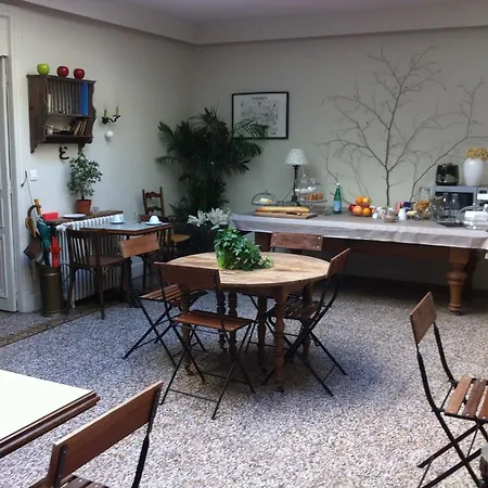 La Maison Des 3 Rois 3* Laon
